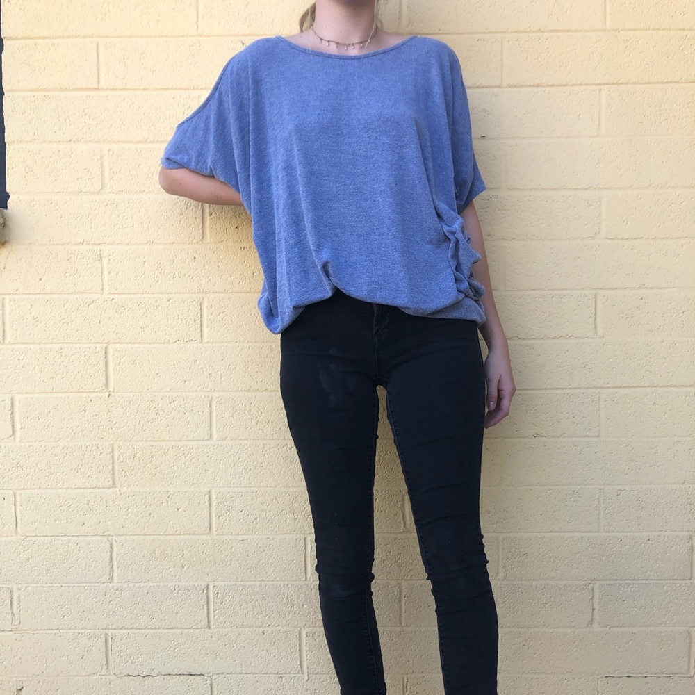 Cold-shoulder shirt
